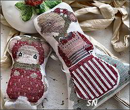 Strawberry Mouse from The Stitchery Sisters - click for more